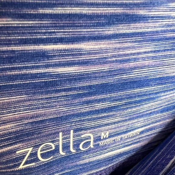 D11.47 Zella Leggings Medium 8” rise 17” inseam - Picture 5 of 5